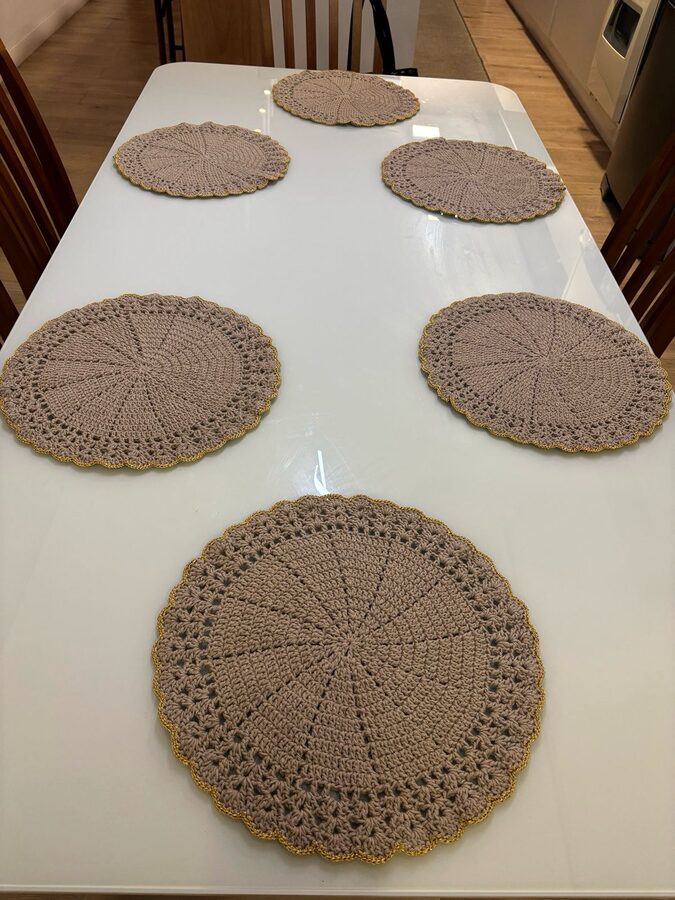 Souplats em mesa posta